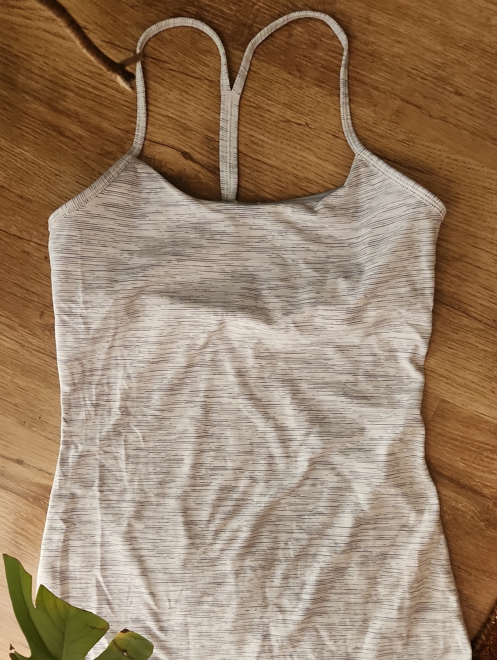 Lululemon Women’s Yoga Strappy Tank Top in Light Gray Size 6